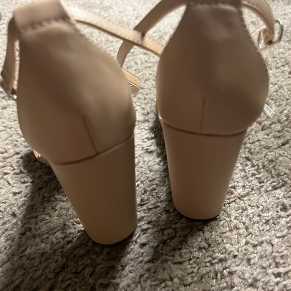 New open toe heels - Picture 3 of 3